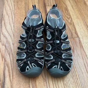 Keen Whisper Closed Toe Sport Black Waterproof Sandals Women’s Size 10